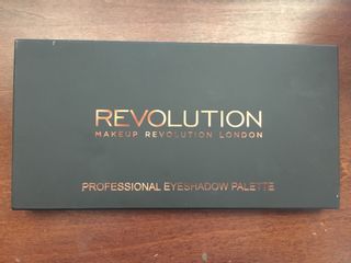 Front of the Makeup Revolution palette